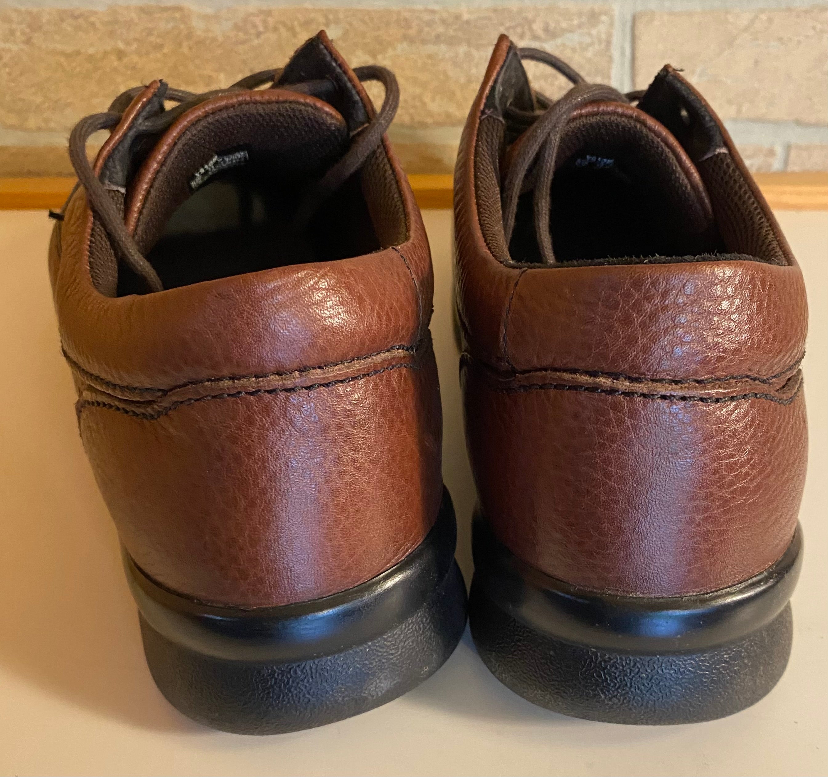 APEX ARIYA CASUAL LEATHER WALKERS