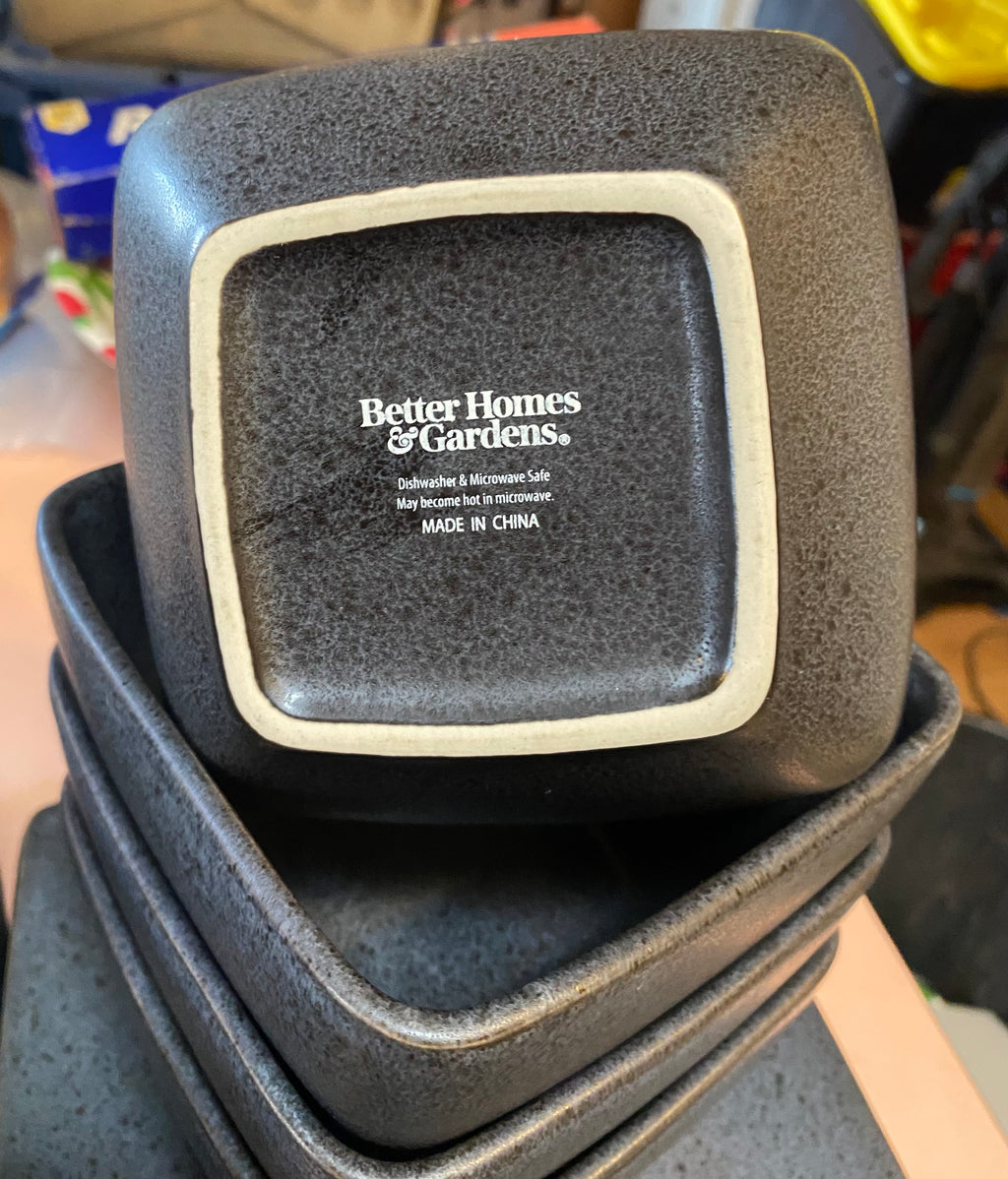 Better Homes & Garden dish set
