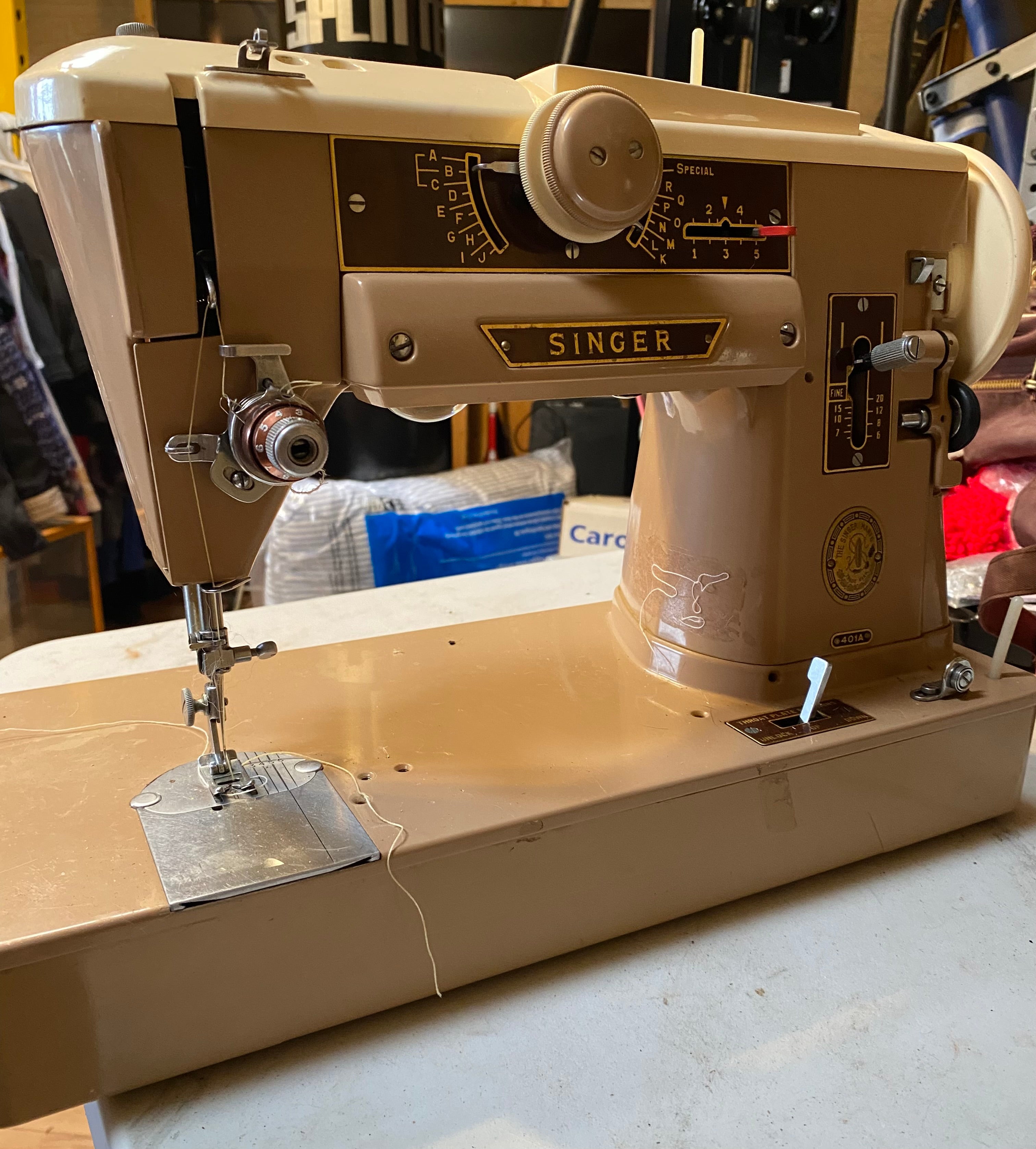 Vintage Singer 401a Slant-O-Matic (1950’s)