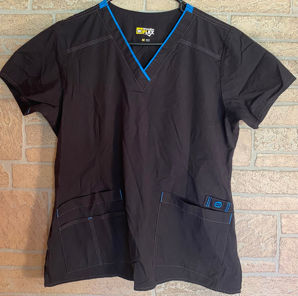 Women’s Scrubs WonderFLEX top and bottoms set